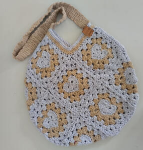 Bolsa Corações M: R$57,90